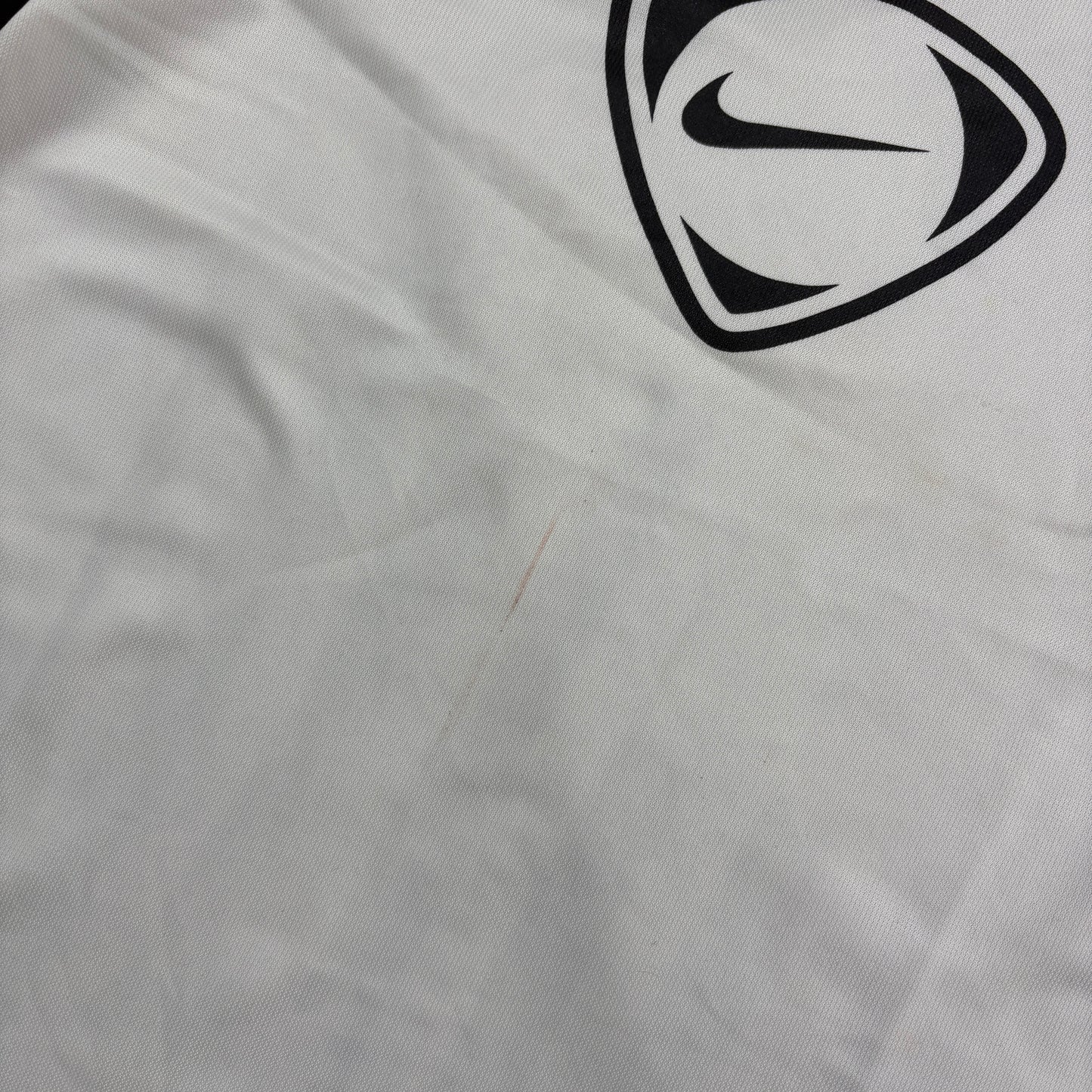 Vintage Nike Y2K White Graphic T-Shirt - S