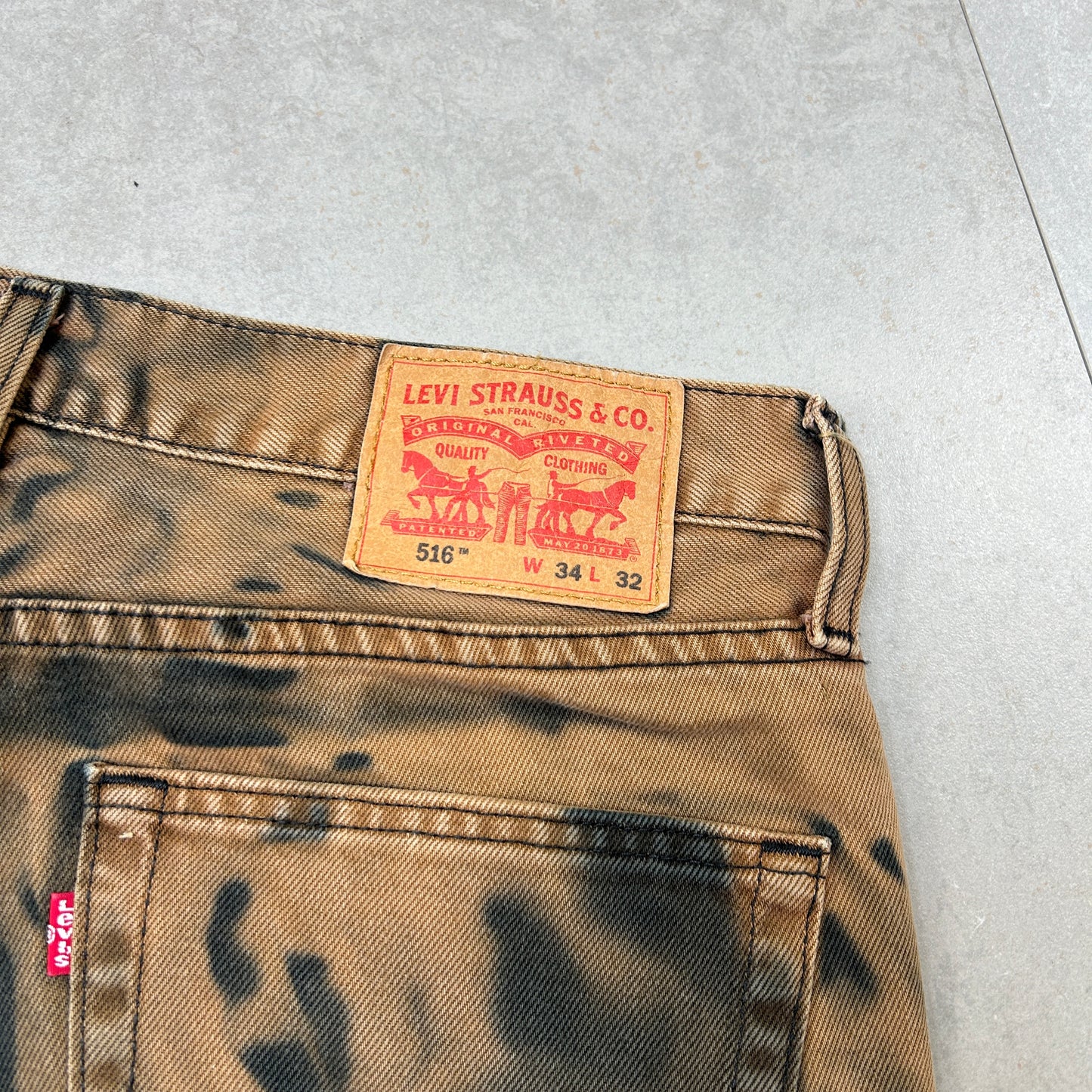 Vintage Levis 516 Baggy Brown Bleached Black Denim Shorts - 34