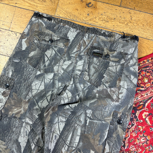 Vintage Real Tree Camo Green Cargo Hunting Workwear Trousers - 42