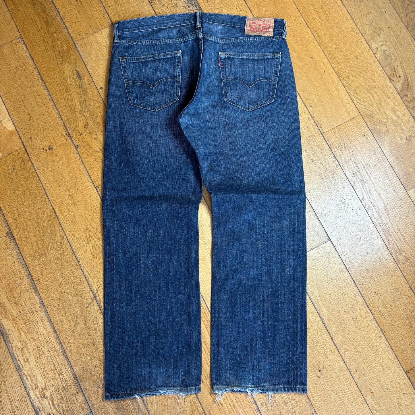 Vintage Levis 559 Baggy Blue Denim Jeans - 40