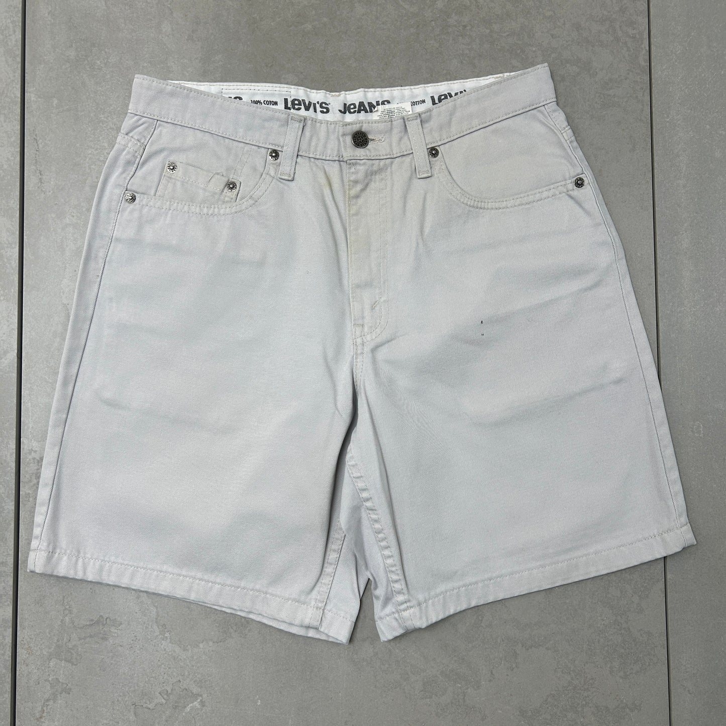 Vintage Levis White Baggy Denim Shorts - 32