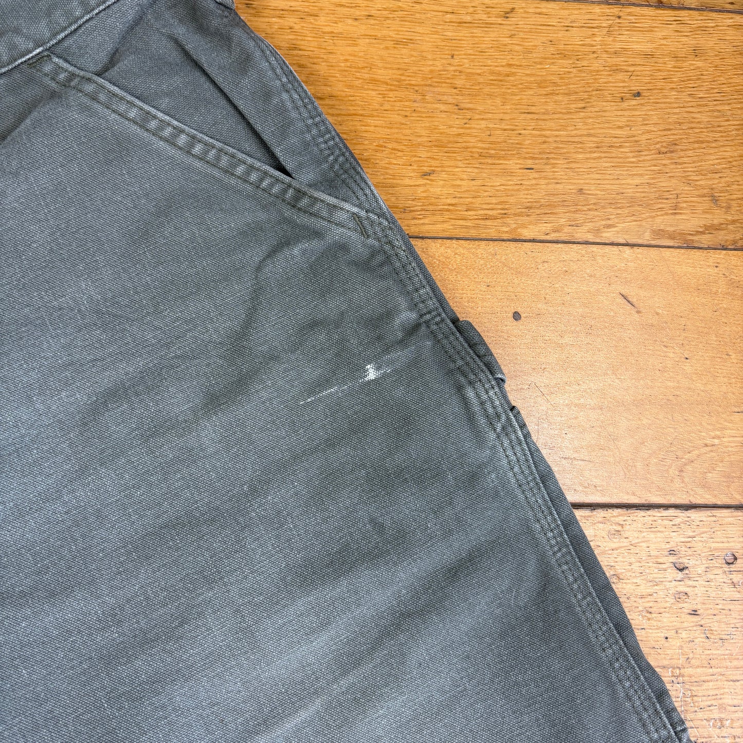 Vintage Carhartt Green Khaki Workwear Baggy Carpenter Shorts - 36