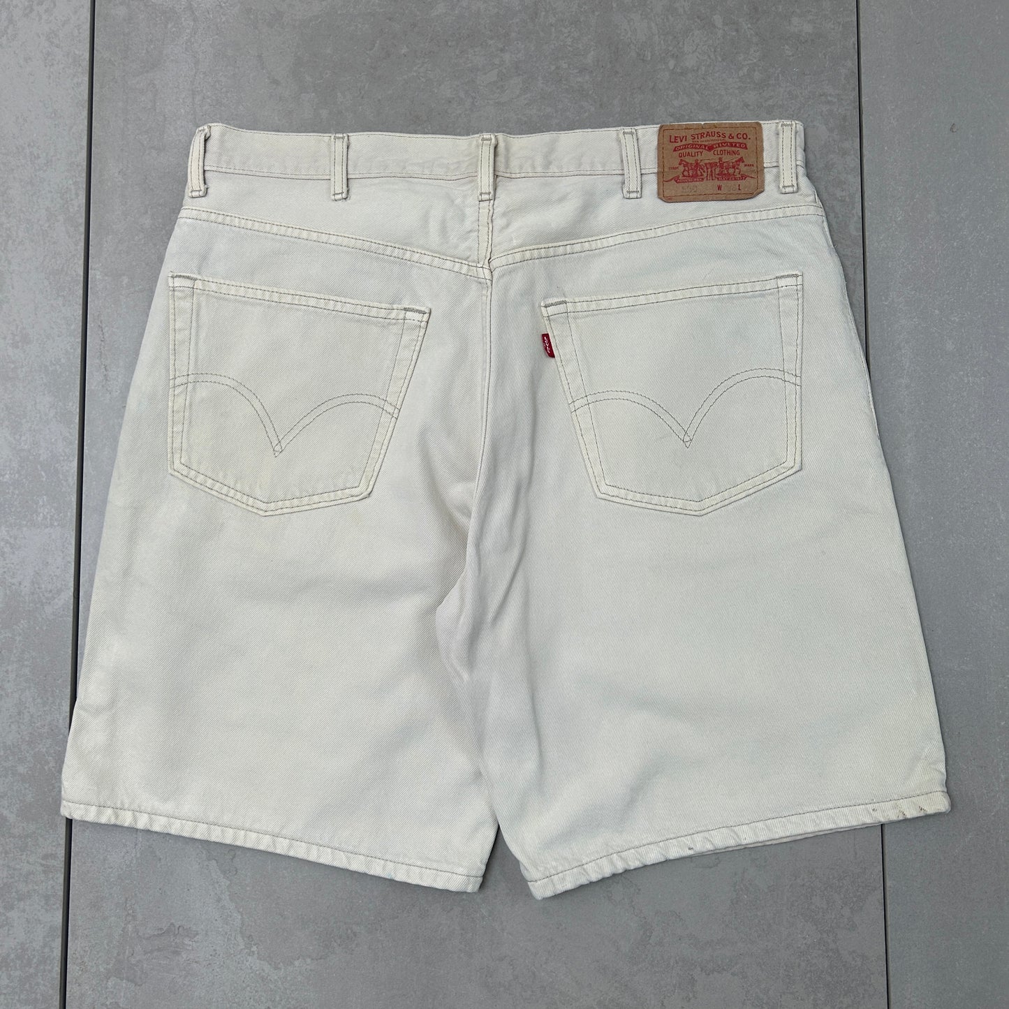Vintage Levis 550 Baggy Cream Denim Shorts - 38