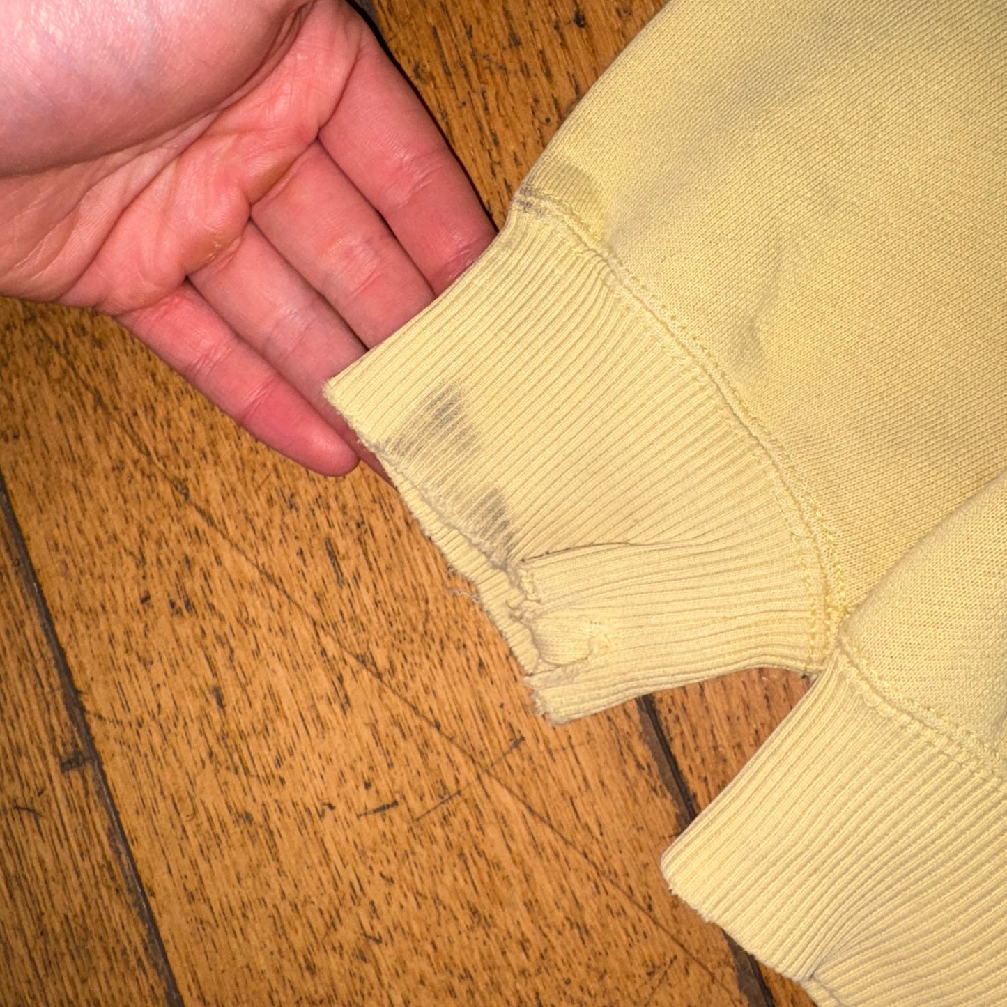 Vintage Oakley Yellow Surfwear Hoodie Sweatshirt - M