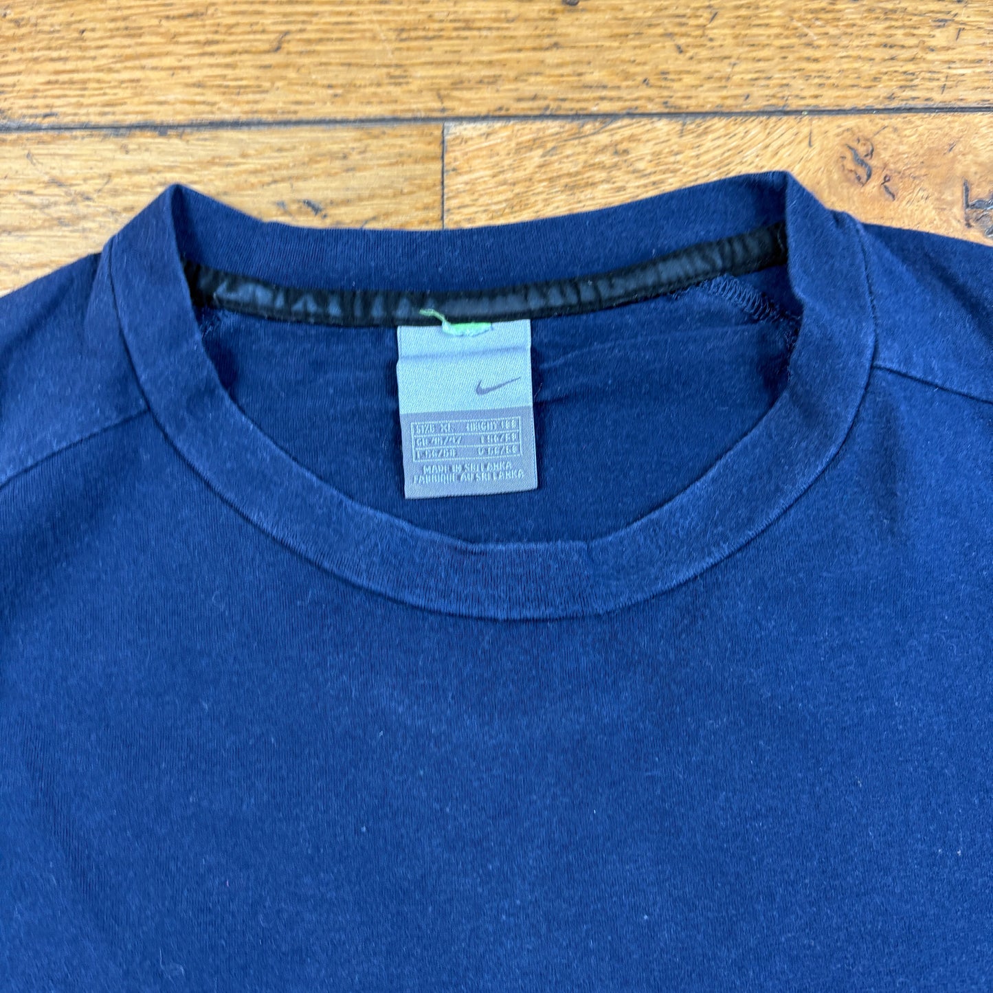 Vintage Nike Air Y2K Navy Swoosh T-Shirt - M
