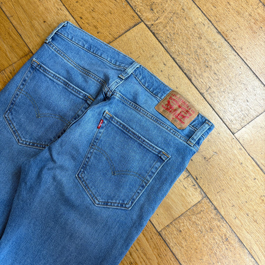 Vintage Levis 512 Slim Blue Denim Jeans - 32