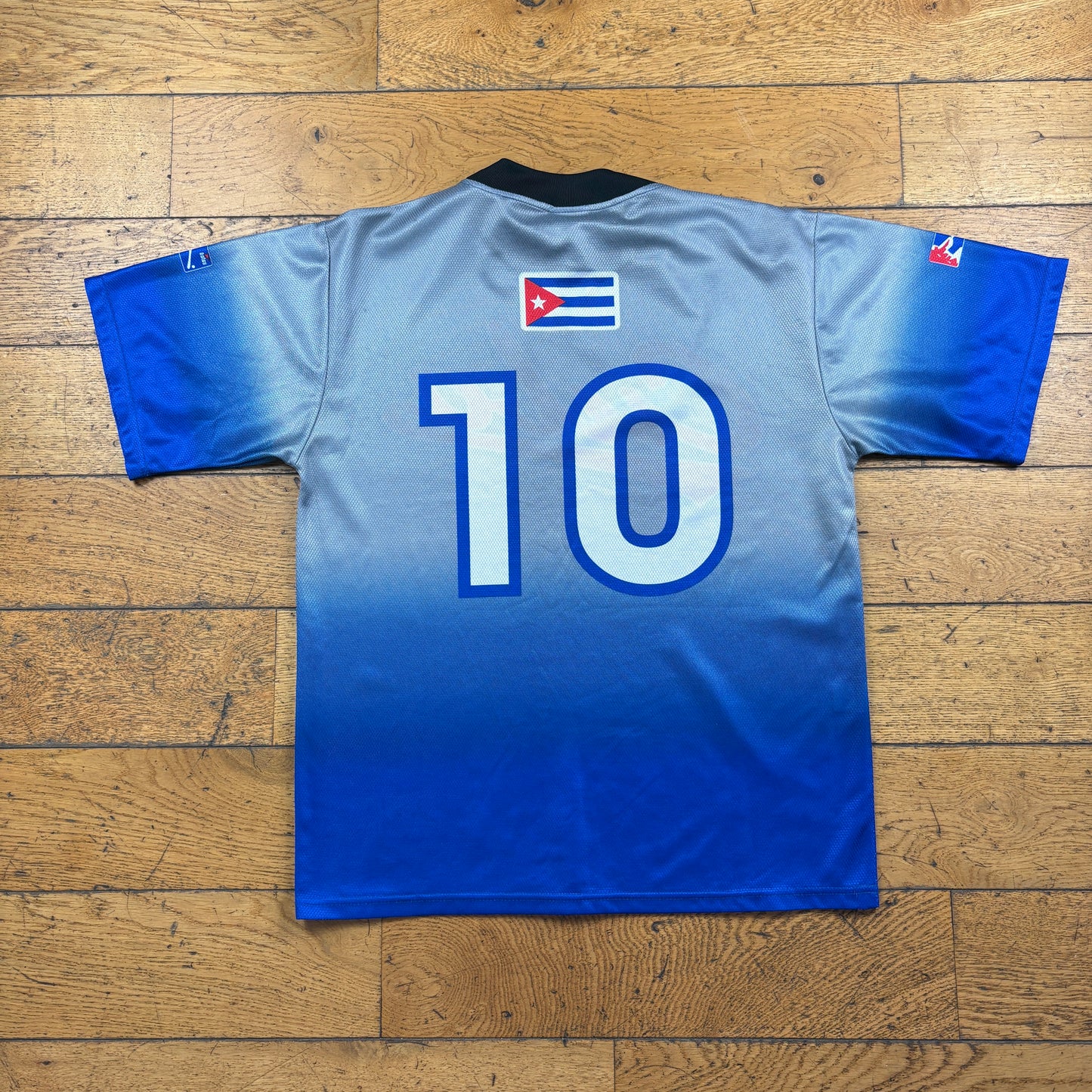 Vintage Cuba Blue Football Sports Graphic T-Shirt - M