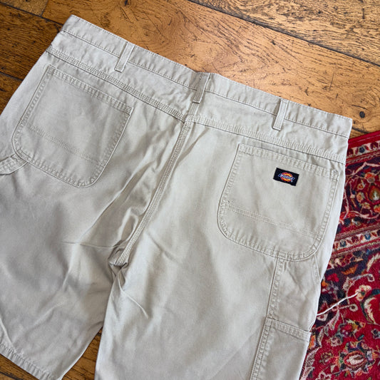 Vintage Dickies Workwear Carpenter Cream Baggy Shorts - 44