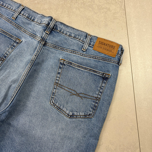 Vintage Levis Blue Baggy Denim Shorts - 42