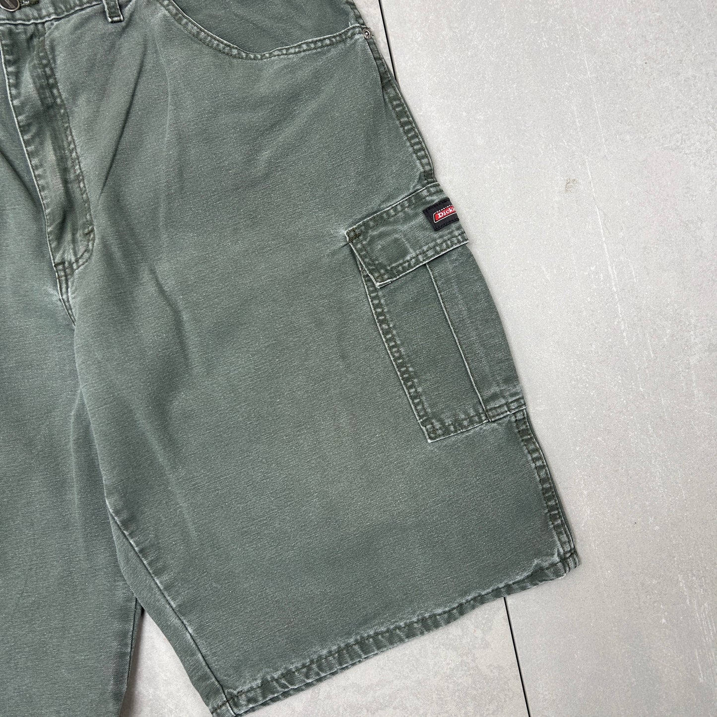 Vintage Dickies Workwear Carpenter Green Khaki Baggy Shorts - 42