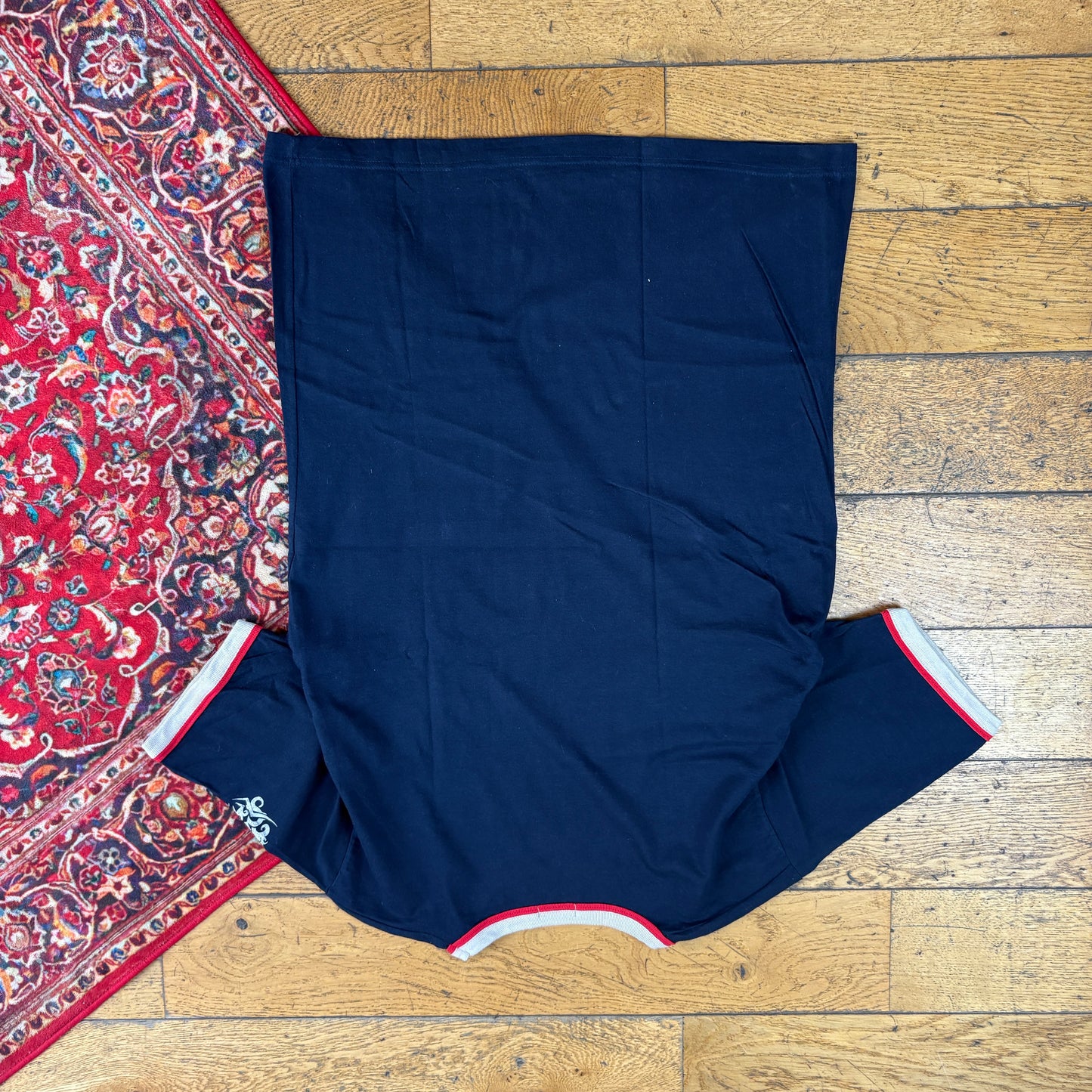 Vintage 90s Navy Raglan Graphic T-Shirt - S