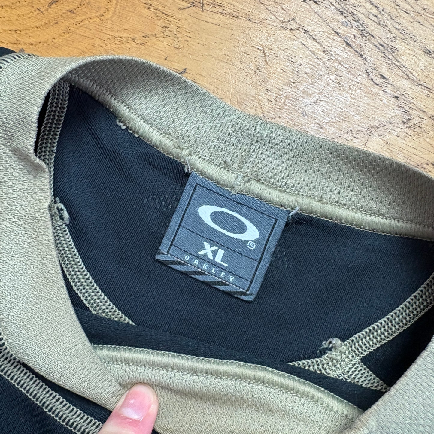 Vintage Oakley Sports Black Graphic T-Shirt - XL