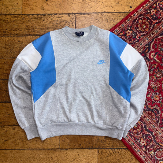 Vintage 90s Nike Grey Swoosh Boxy Embroidered Sweatshirt - M