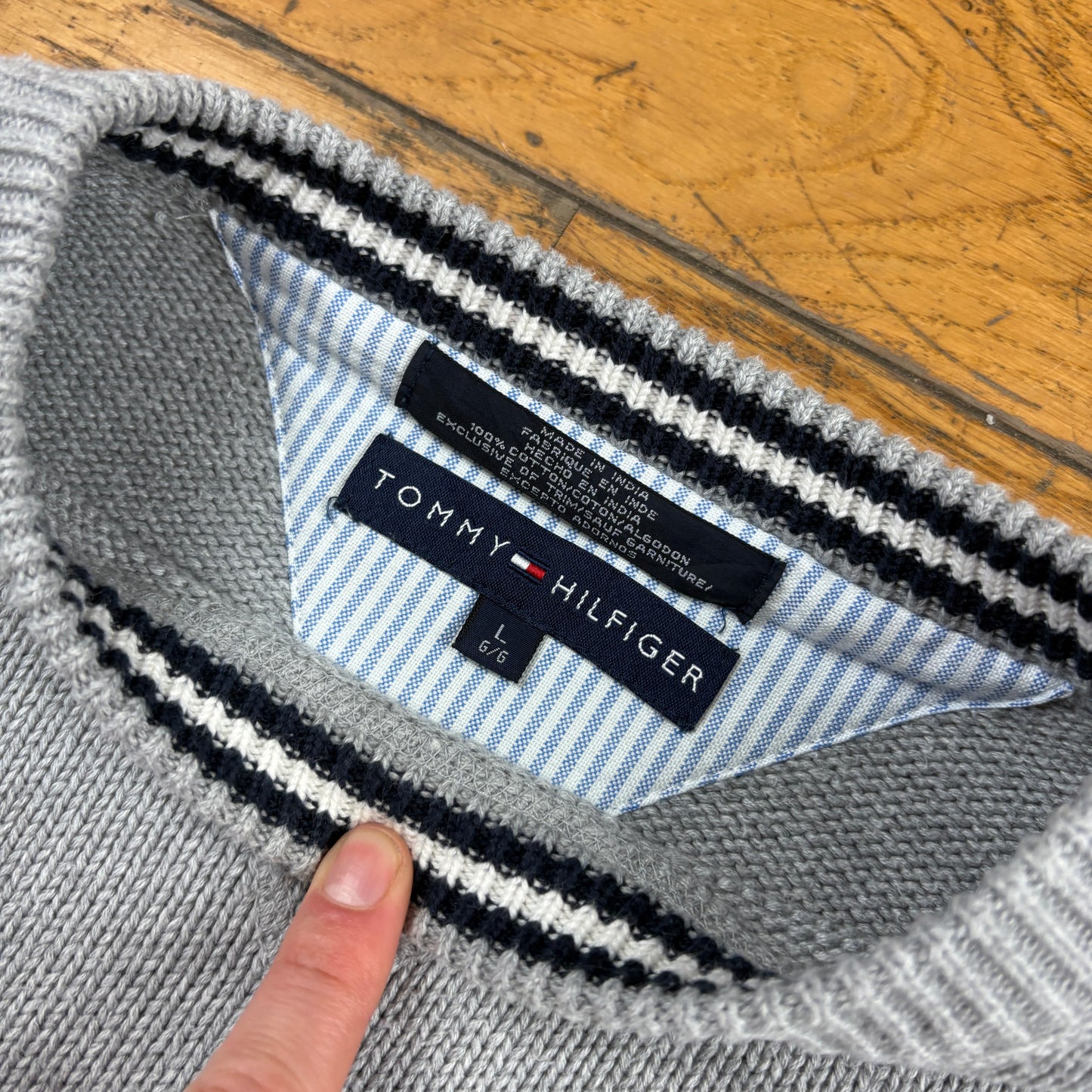 Vintage Tommy Hilfiger Grey Embroidered Crest Chunky Knit Jumper - L