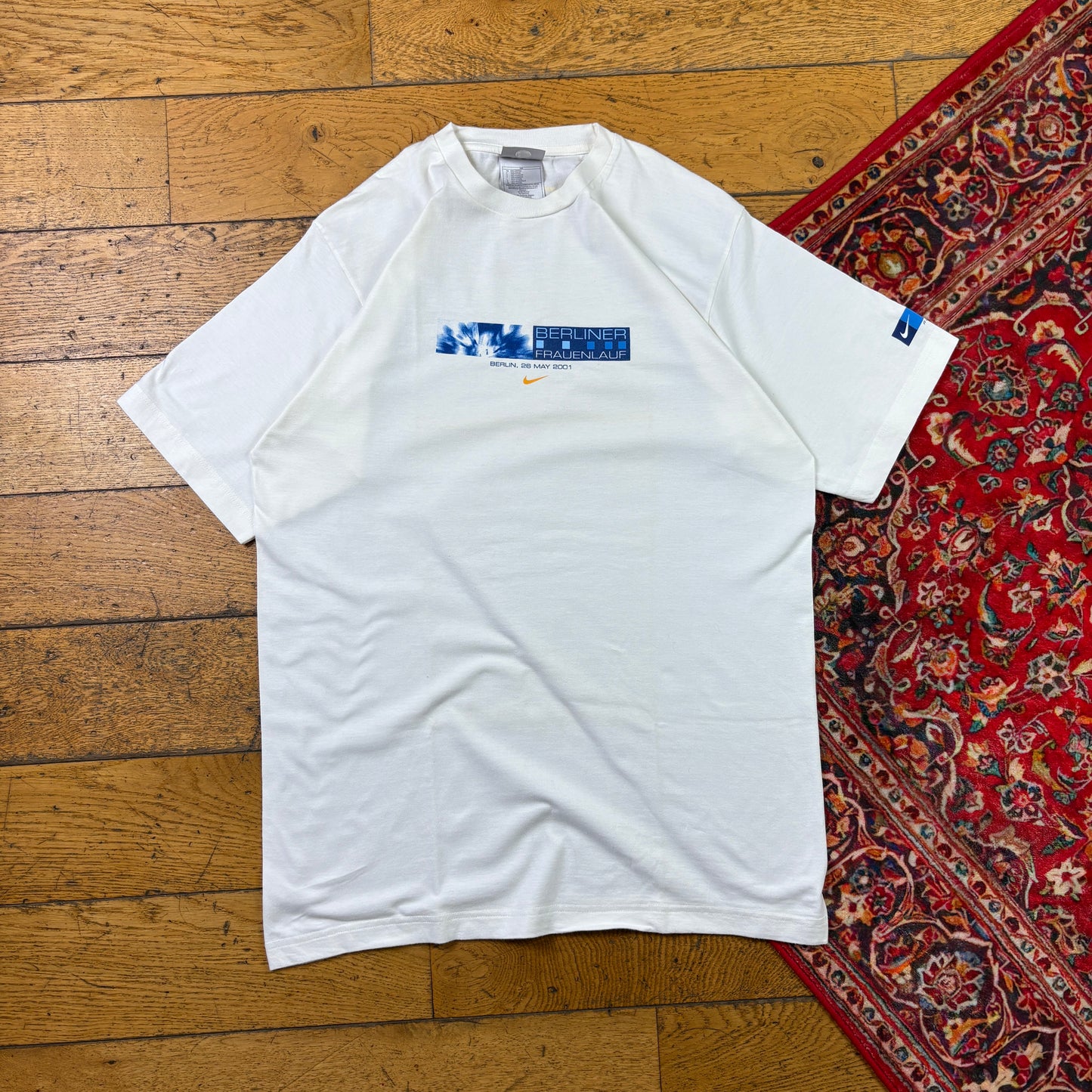 Vintage 00s Nike White Berlin Run Graphic T-Shirt - S