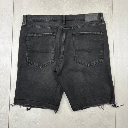 Vintage Levis Black Denim Shorts - 36