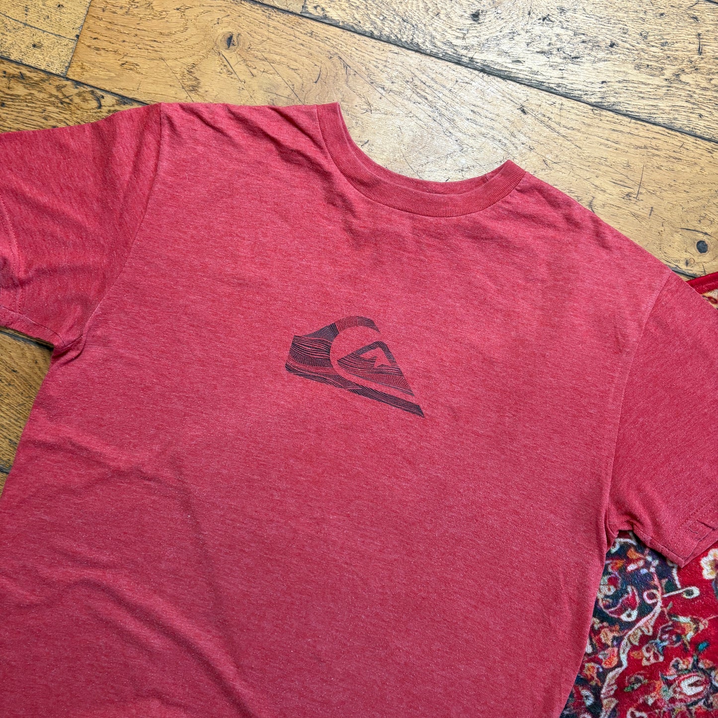 Vintage Quiksilver Red Surfwear Graphic T-Shirt - M