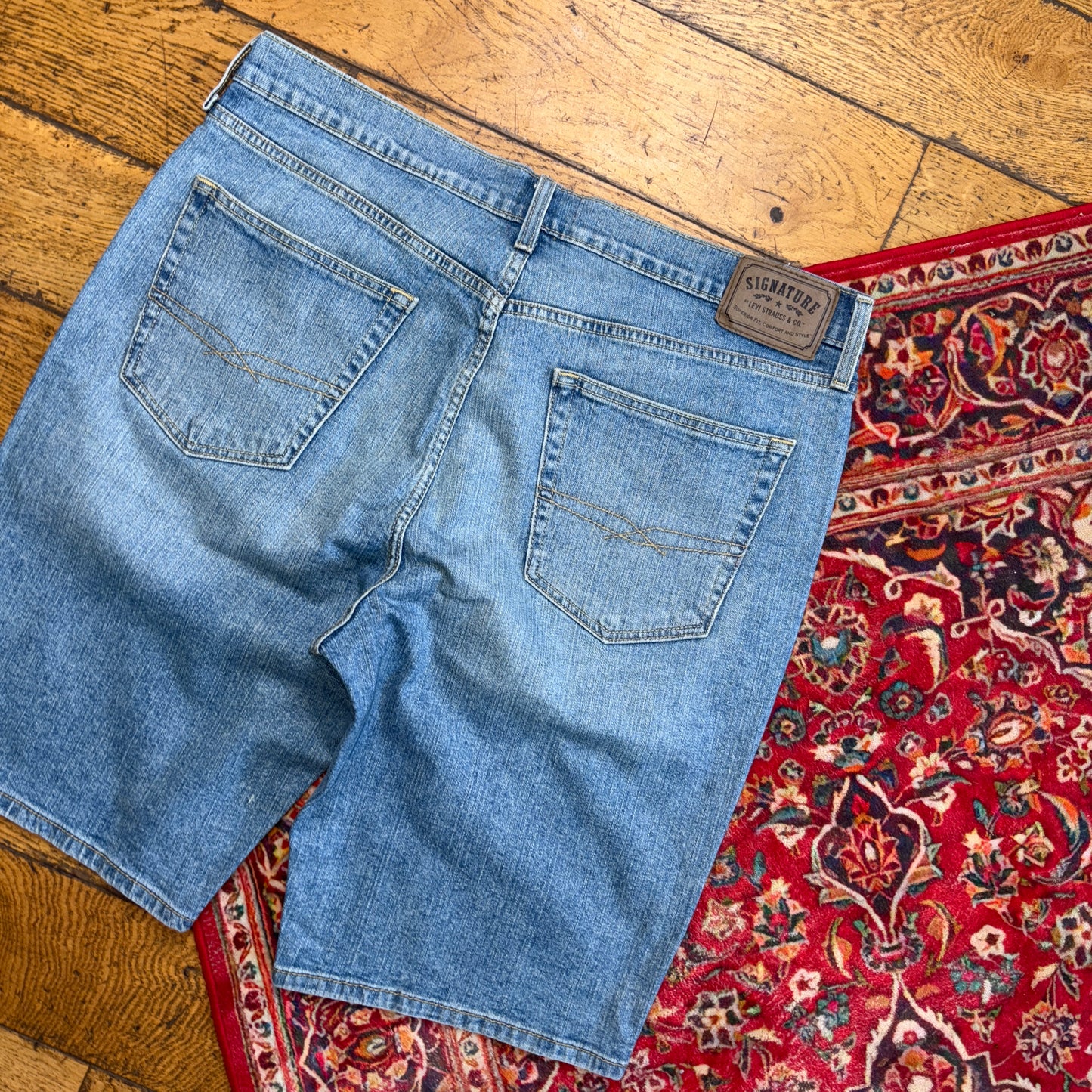 Vintage Levis Baggy Blue Denim Shorts - 36