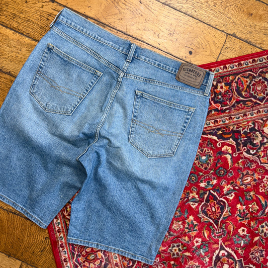 Vintage Levis Baggy Blue Denim Shorts - 36