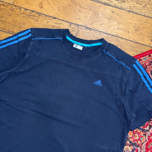 Vintage Adidas Navy Y2K Graphic T-Shirt - M