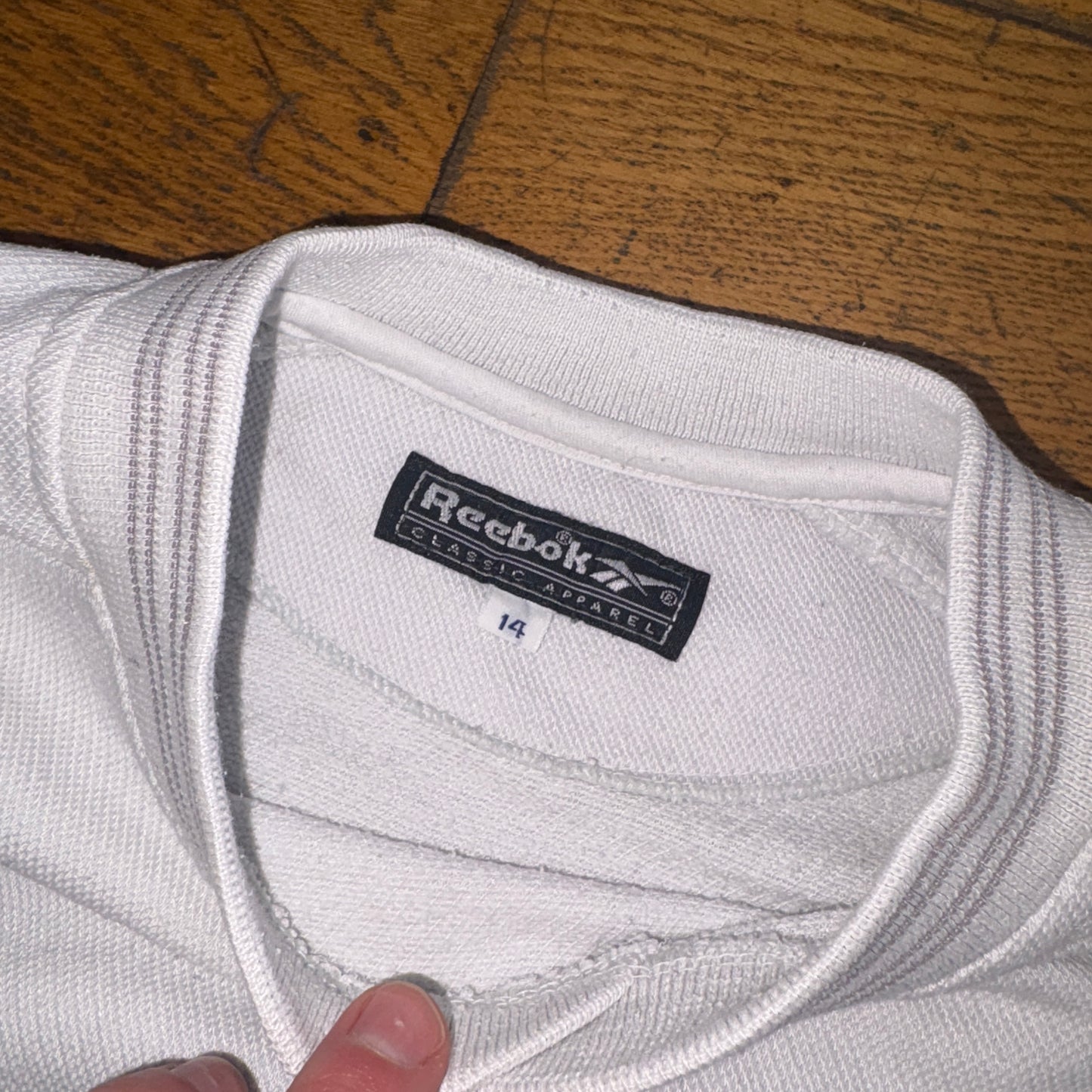 Vintage 90s Reebok White Boxy Embroidered Sweatshirt - L