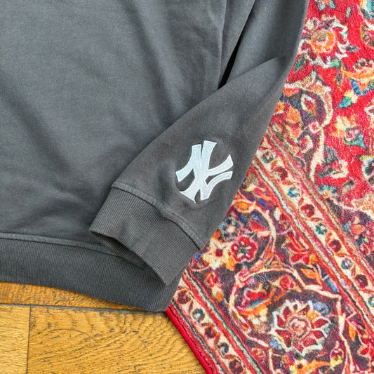 Vintage New York Yankees MLB Grey Embroidered Sweatshirt - L