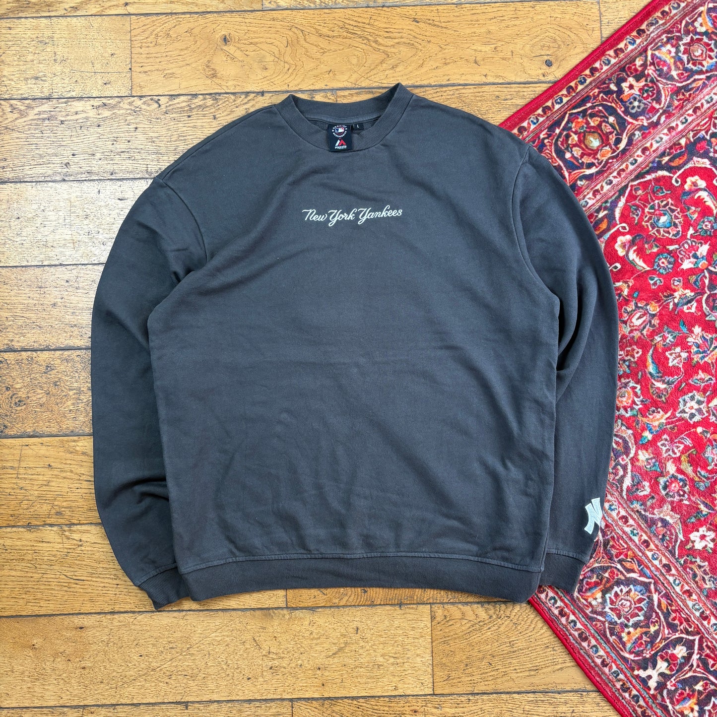 Vintage New York Yankees MLB Grey Embroidered Sweatshirt - L