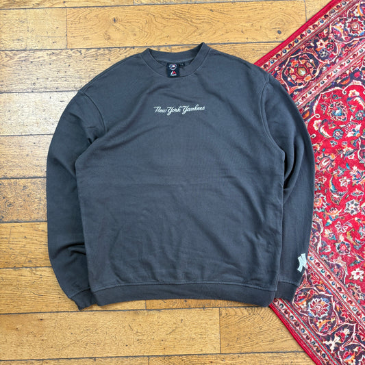 Vintage New York Yankees MLB Grey Embroidered Sweatshirt - L