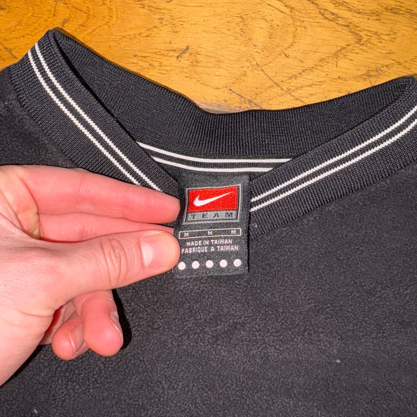 Vintage Nike Black Y2K Fleece Embroidered Sweatshirt - S