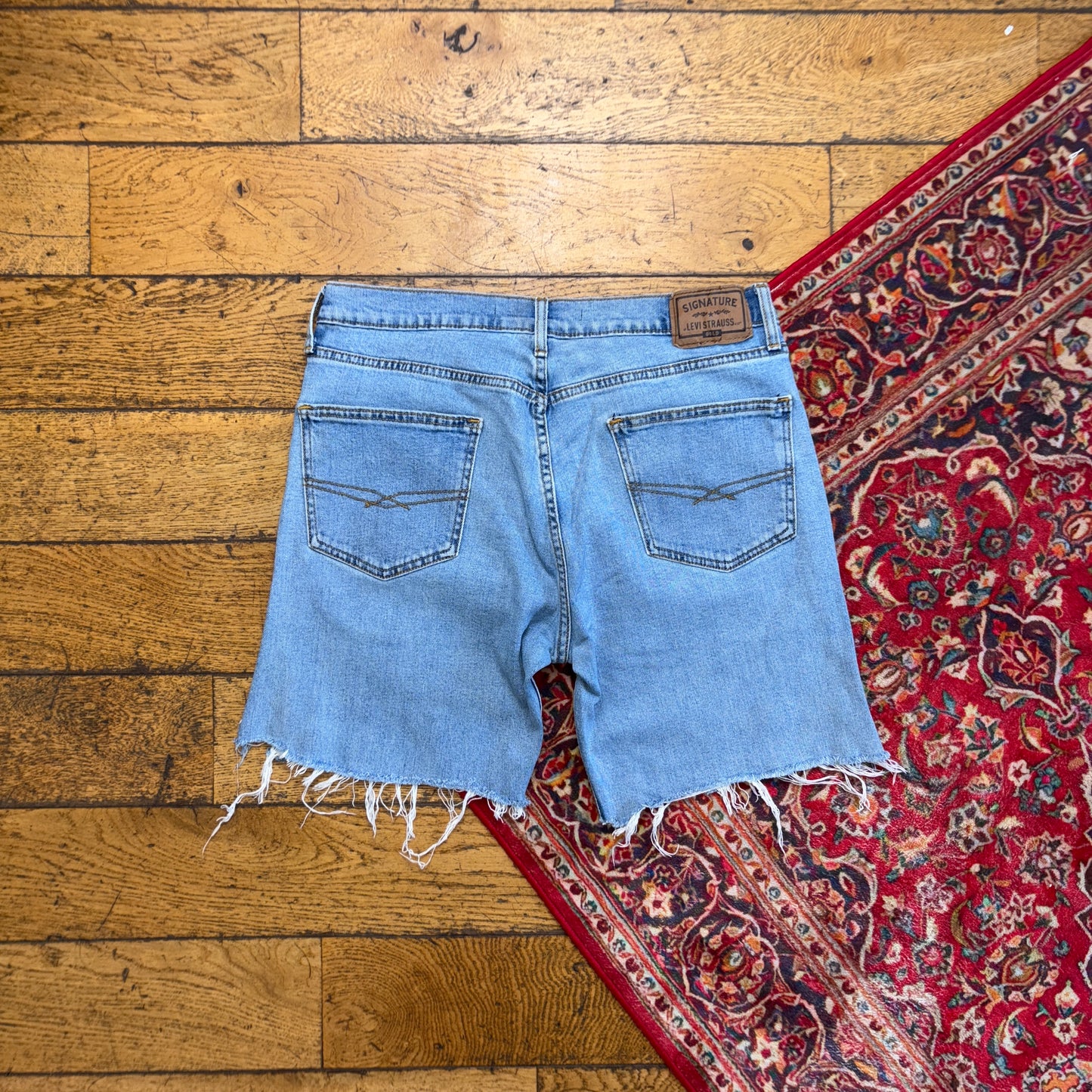 Vintage Levis Straight Blue Denim Shorts - 34