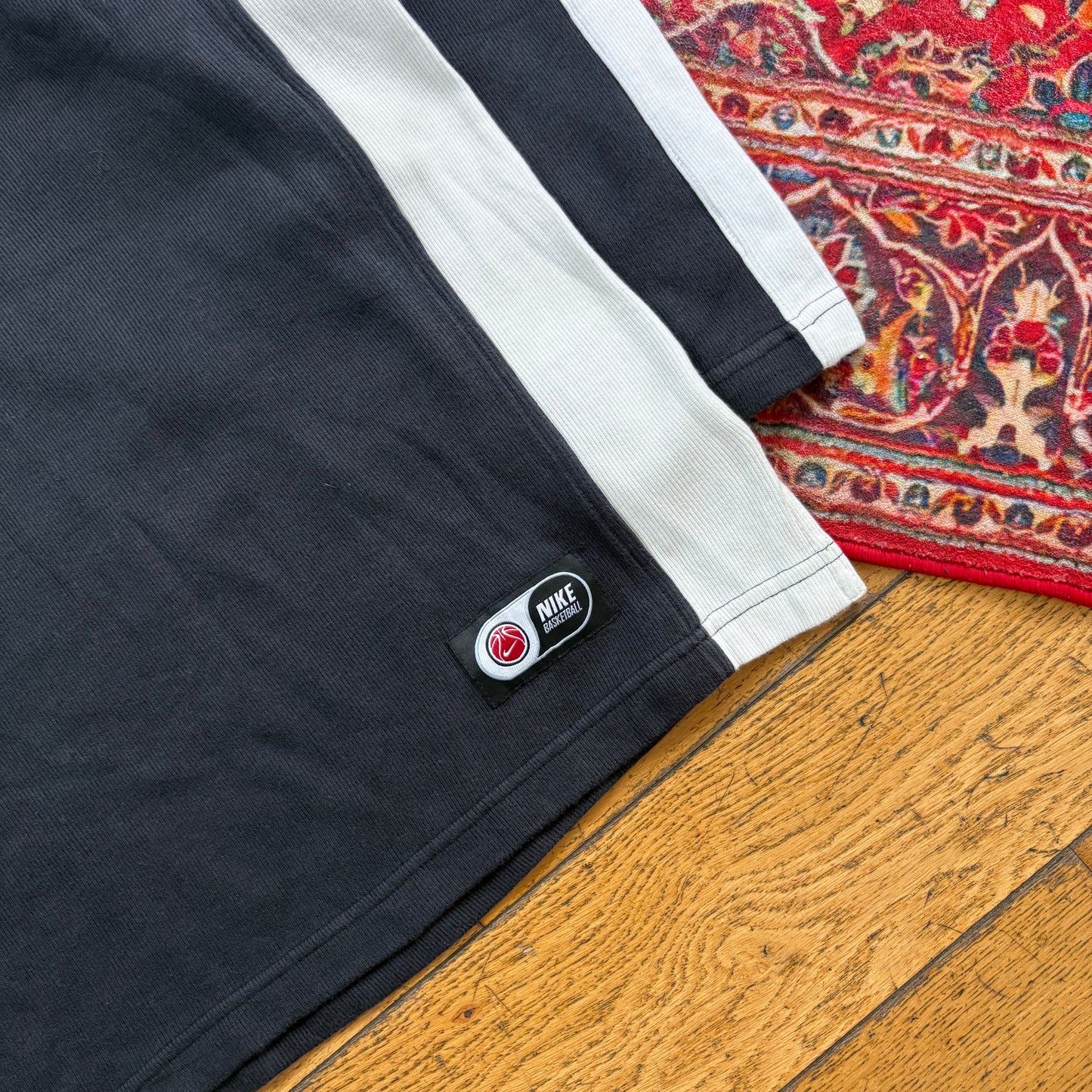 Vintage Nike Basketball Black Y2K Embroidered Sweatshirt - XL