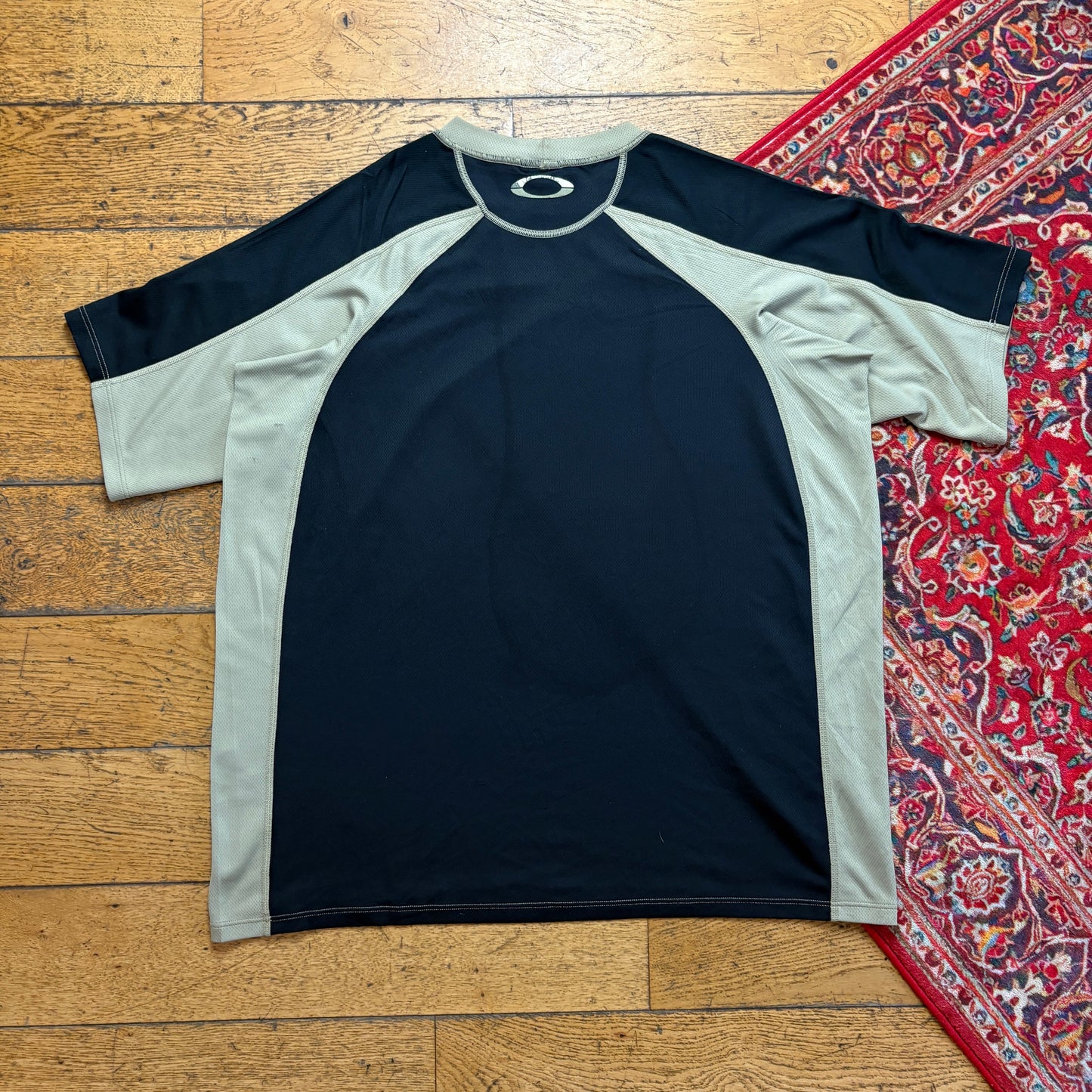 Vintage Oakley Sports Black Graphic T-Shirt - XL