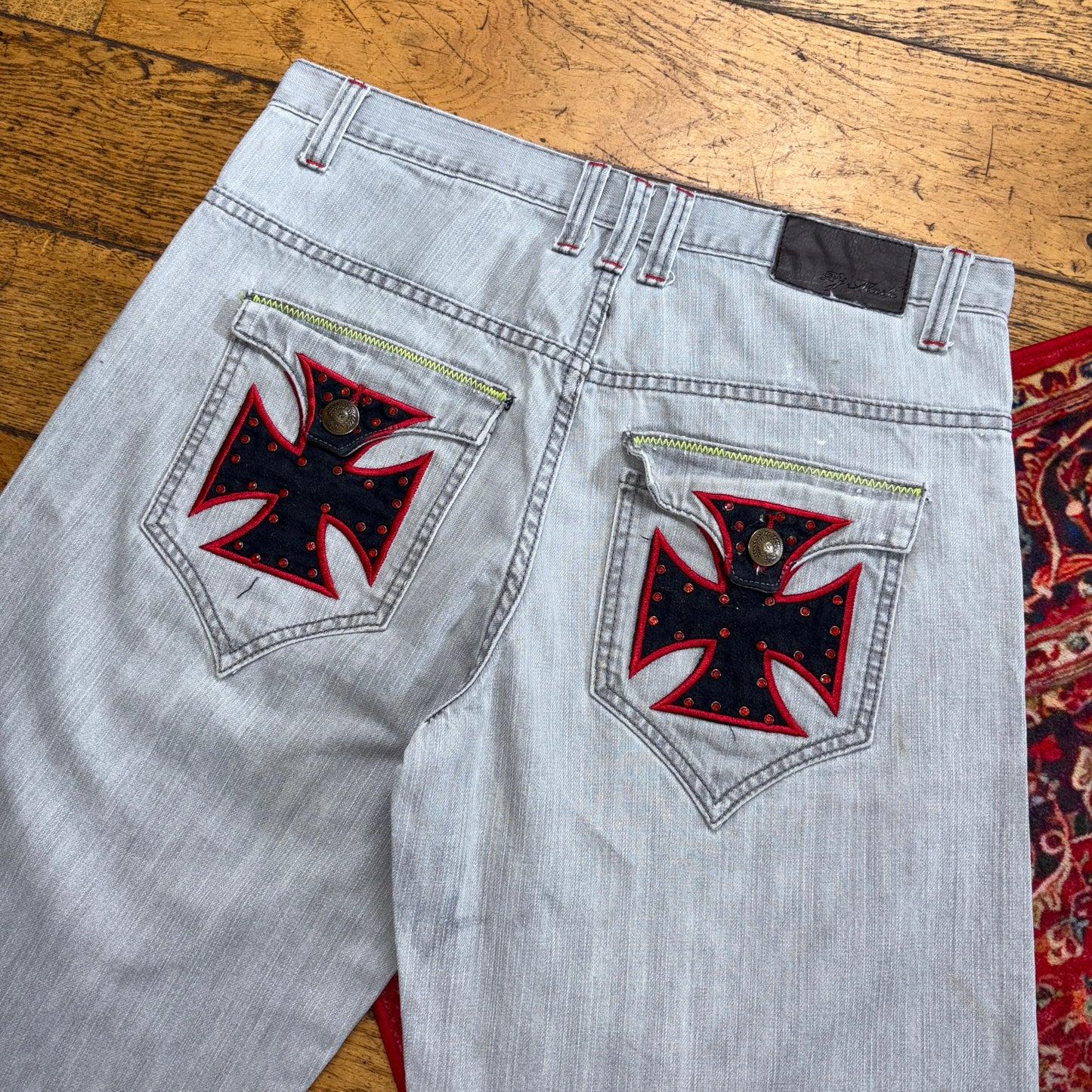 Vintage Grey Cross Embroidered Y2K Hip Hop Baggy Jeans Shorts Jorts - 36