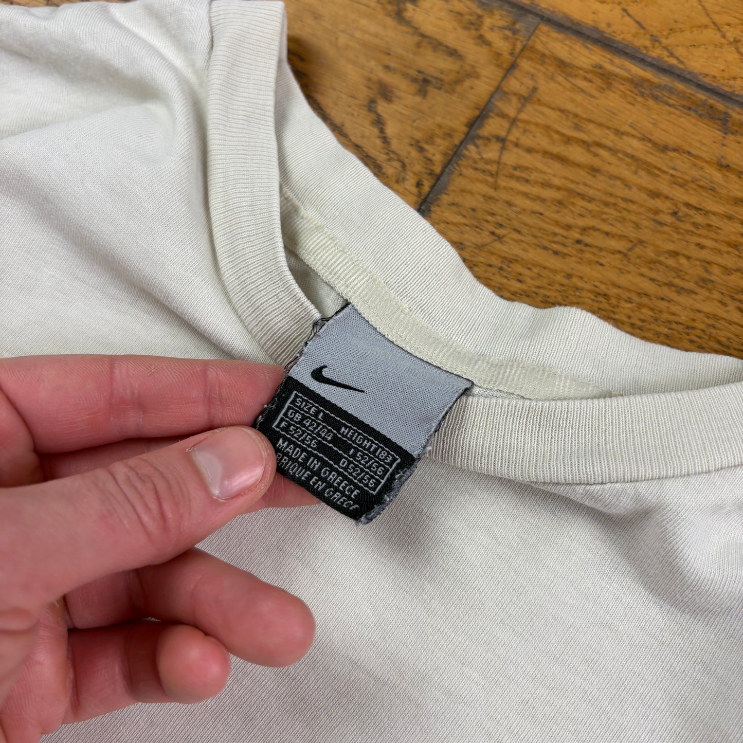 Vintage Nike Y2K Swoosh Cream T-Shirt - M