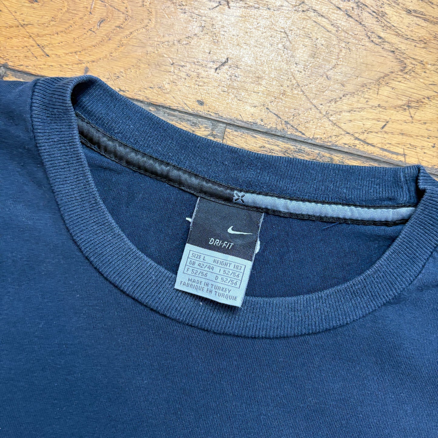 Vintage 00s Nike Navy Graphic T-Shirt - L