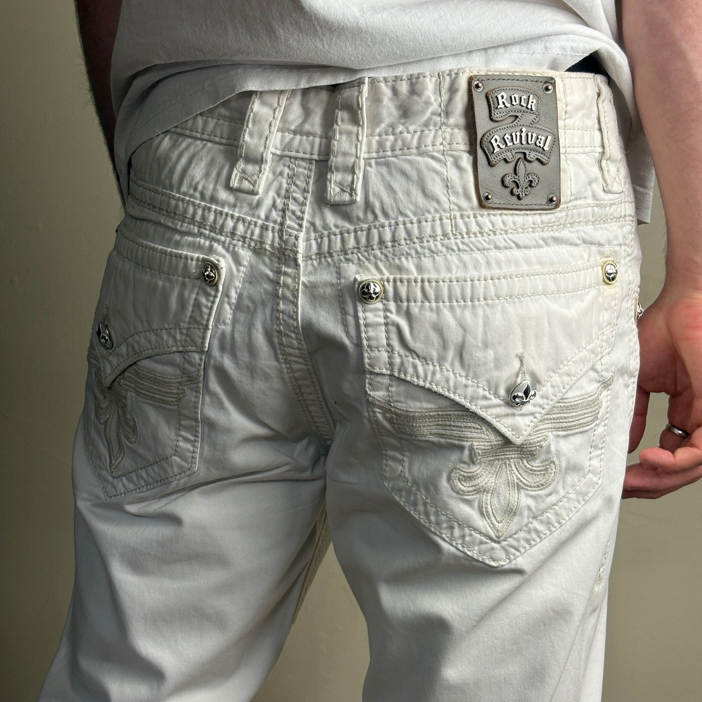 Vintage Rock Revival White Embroidered Y2K Hip Hop Baggy Jeans - 36L