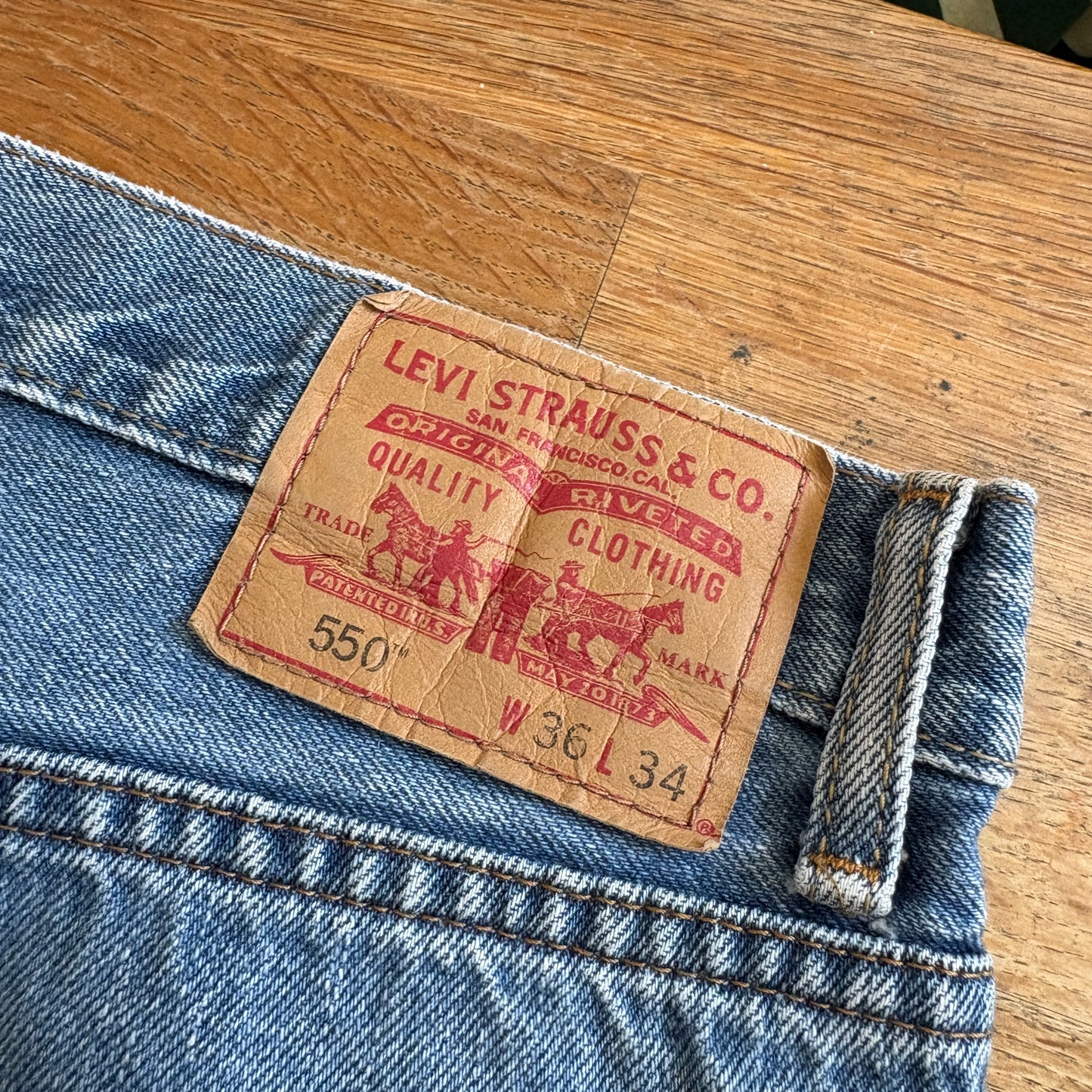 Vintage Levis 550 Baggy Blue Denim Jeans - 36L