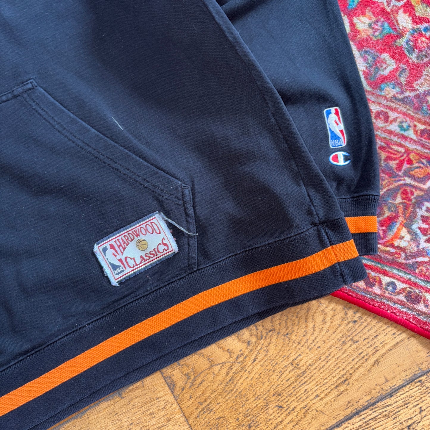 Vintage New York Knicks NBA Black Hoodie Embroidered Sweatshirt - L