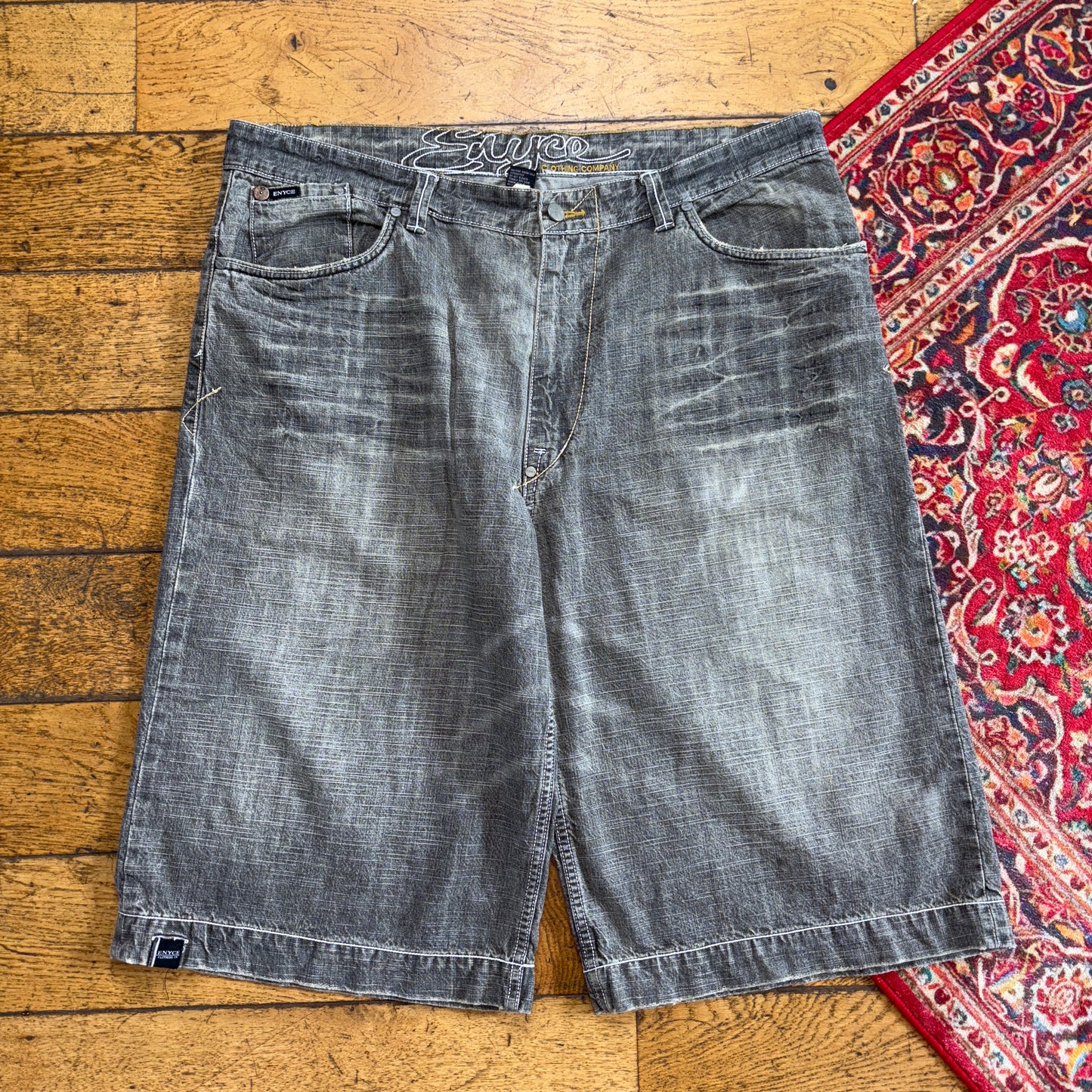 Vintage Enyce Grey Embroidered Y2K Hip Hop Baggy Jeans Shorts Jorts - 42