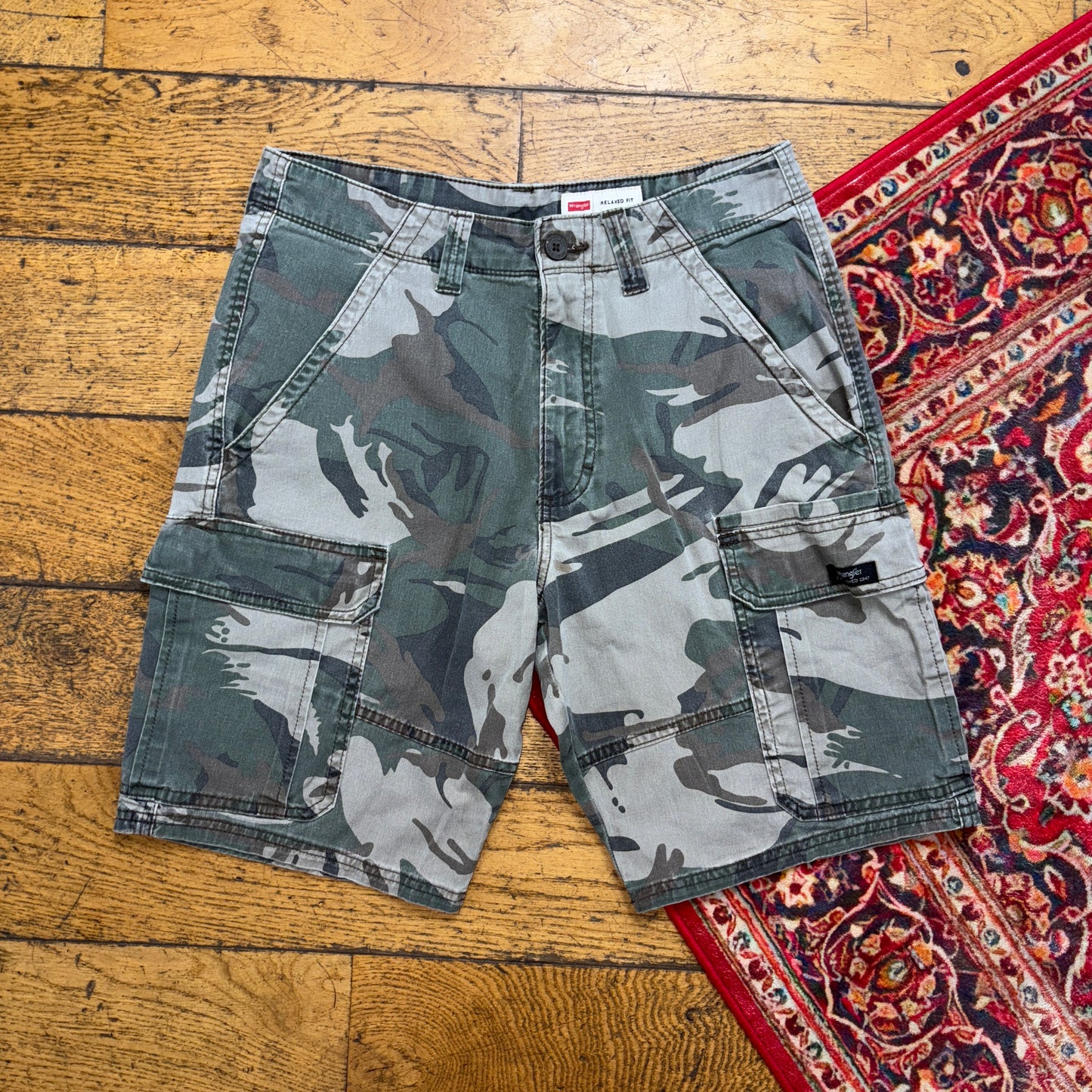 Vintage Wrangler Green Camo Y2K Baggy Shorts Jorts - 30