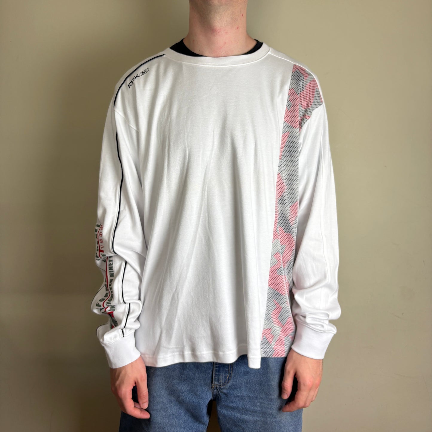 Vintage Reebok White Long Sleeve Graphic T-Shirt - XL
