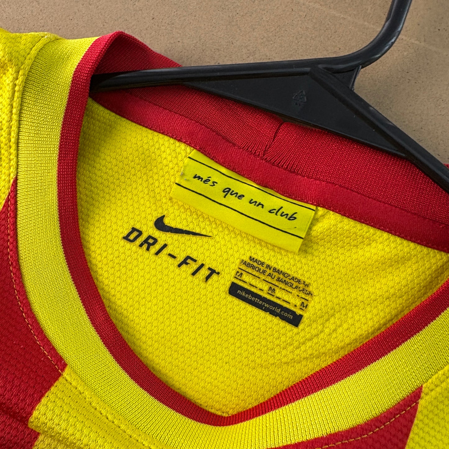 FC Barcelona 2013/15 Away Red Yellow Nike Stripe Football Shirt - M