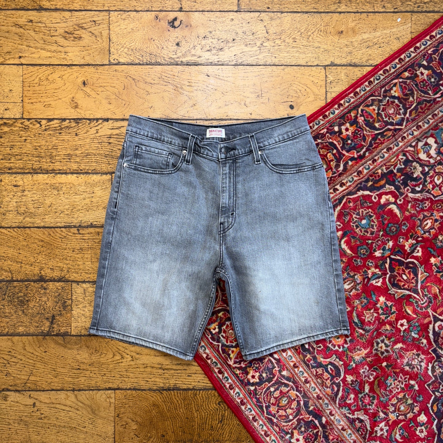 Vintage Levis Grey Baggy Denim Shorts - 34