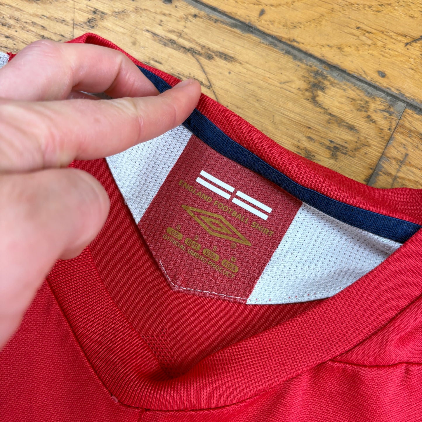 Vintage Umbro England 06/08 Football Shirt Red T-Shirt - S