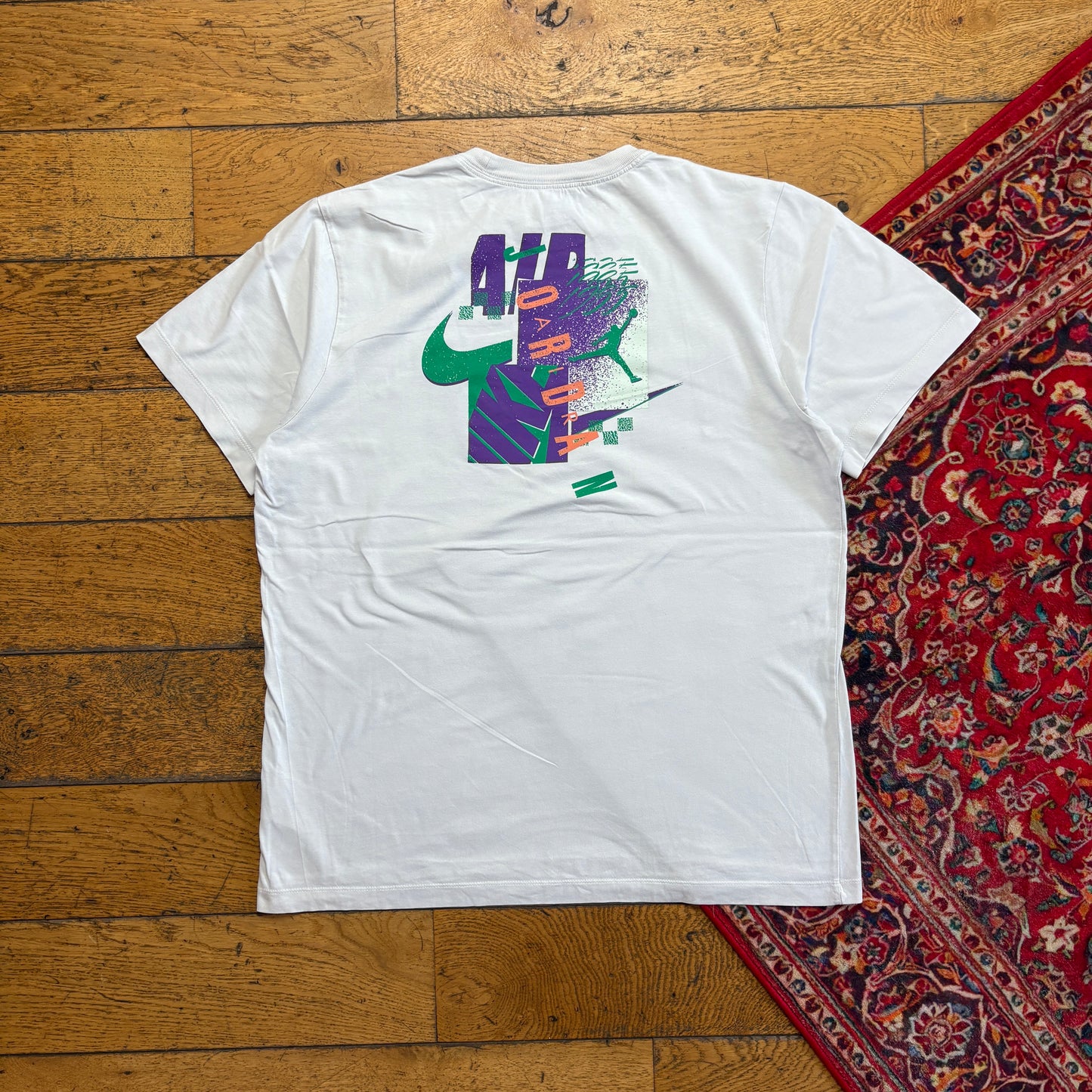 Vintage Nike Jordan White Graphic T-Shirt - M