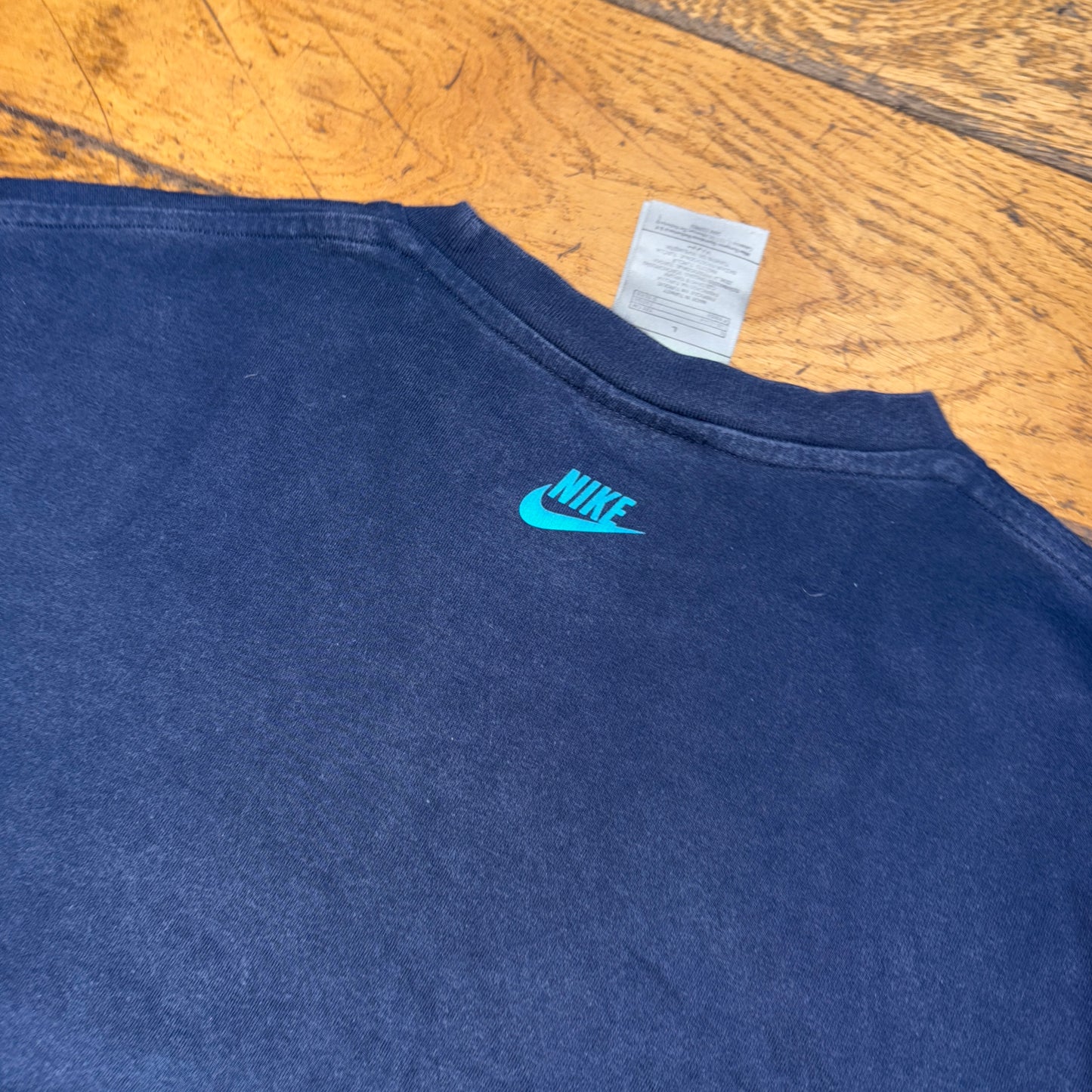 Vintage Nike y2K Navy Swoosh Graphic T-Shirt - M