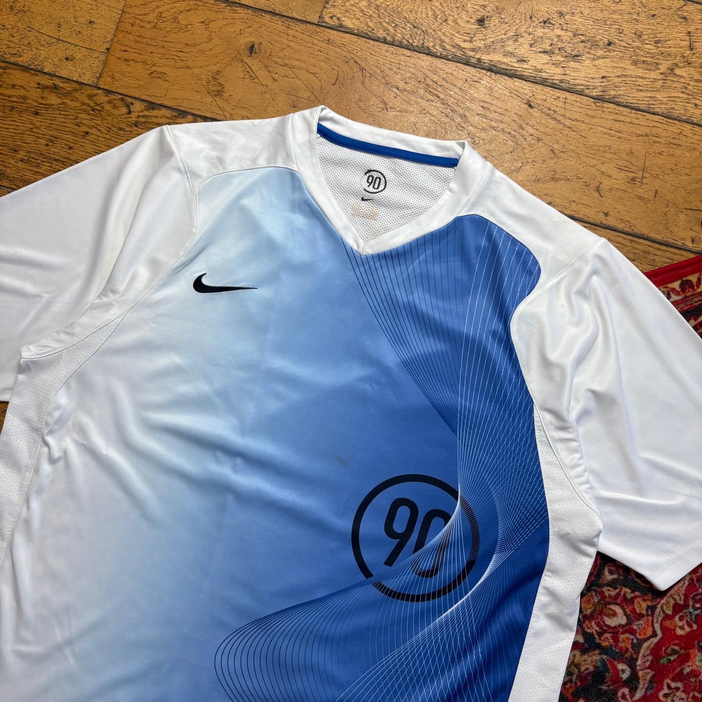 Vintage Nike T90 White Blue Sports Graphic T-Shirt - L