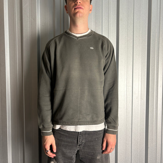 Vintage Nike 00s Y2K Grey Boxy Embroidered Sweatshirt - L