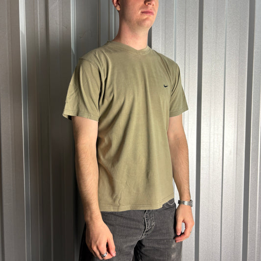 Vintage Nike Green Swoosh 00s Y2K Graphic T-Shirt - M