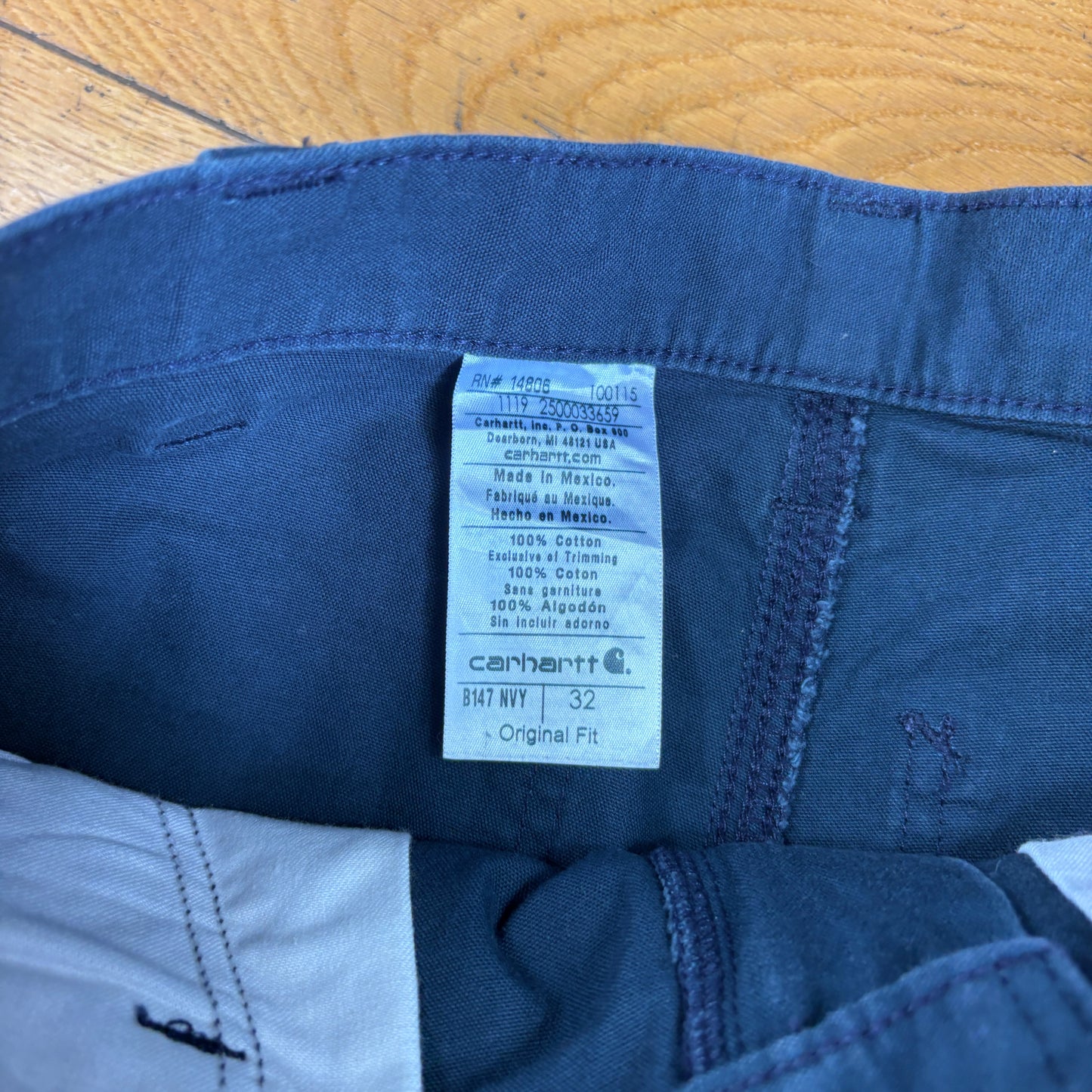 Vintage Carhartt Workwear Navy Baggy Carpenter Shorts - 32